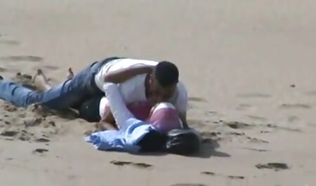 تازه متولدین قبل از شام مشاهده فیلم سوپر خارجی استراحت در آشپزخانه داشتند