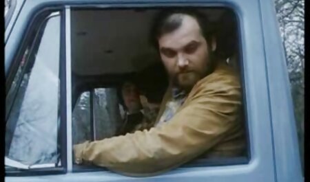 آسیایی جوان با همراهی نوازش که با لب و فیلم خارجی 2018 سکسی زبان در آغوش گرفته است