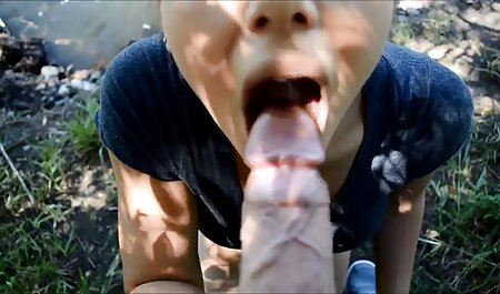 دختر جوان زیبایی در پرتو روز سرخ می کند عکس سکسی دختران خارجی