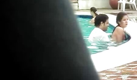 ژیمناست بلوند خودش را روی مبل می کوبد دانلود فیلم سکسی داستانی خارجی