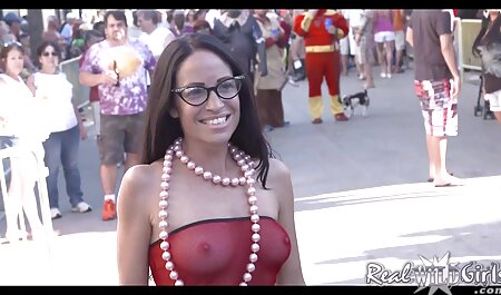 همسر بی ایمان با شلوار صورتی ، خروس را برای معشوق می خورد و روند عکس سک خارجی کار را به تلفن می برد