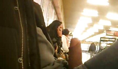 جوانان روسیه حزب را عکس های سکسی دختران خارجی با زبان تبدیل به باند باند می کنند