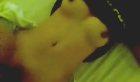 هاهال به آسیایی در سینه بند بنفش استمناء با اسباب بازی های جنسی عکسیسکسی خارجی کمک می کند