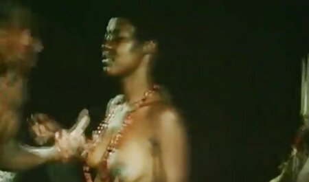 زن خانه دار جوان هود را در آشپزخانه خودارضایی می کند عکس سکسی جدید خارجی