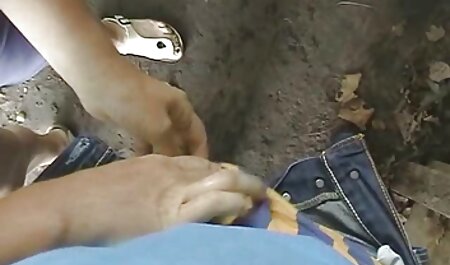 لاغر نشسته بر روی دیک بلند کلیپ سک۳۰ خارجی یک مرد سیاه پوست