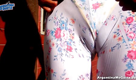 زیبایی با مشاعره بزرگ لب های ملکه ماچو را می لغزد و به ماندا عکسکوس خارجی می بخشد