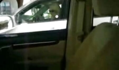 دوست من لیزر خال کوبی 30 ساله سبزه زنسکس خارجی را لیسید و دوستش را روی مبل لعنتی