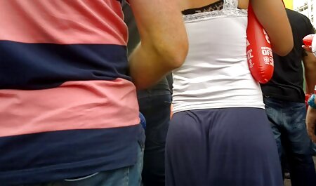 جوجه ای كانال تلگرام فيلم سكسى تیره با انگشت دوست پسر خود را در مقابل دوست دختر انگشت می زند