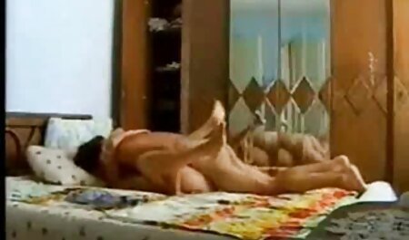 ژیمناستیک لژی روی رشته ها می نشیند و بیدمشک را عکس سگسی خارجی نشان می دهد