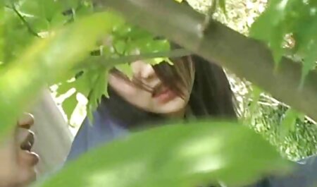 سوفیا دانلود فیلم سکسی داستانی خارجی سانتی لباس هایش را برداشته و بدن سکسی خود را نشان می دهد