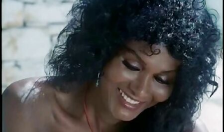 سبزه عکس سکسی کوس خارجی عاشق خود را در اتاق خواب می خورد