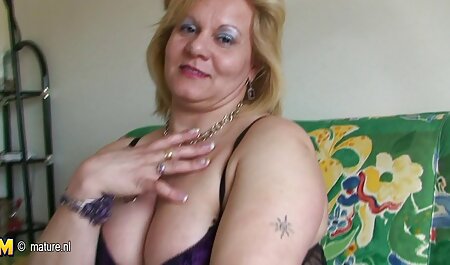 دو عکس شهوانی خارجی زیبایی که برهنه جلوی دوربین قرار گرفتند