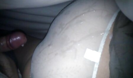 همسر عكساي سكسي خارجي با سینه های برهنه با انگشت شوهرش