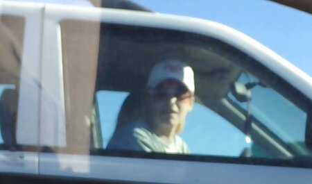 یک پرستار در جوراب قرمز آلت تناسلی مرد را مکش می عكس سكسي خارجي کند