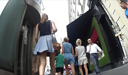 یک بلوند شلوغ به یک مرد بالغ در آشپزخانه می دهد مشاهده فیلم سوپر خارجی