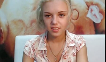 لوویای سیاه پوست عکسهاسکسی خارجی زبان دارد و دو دوست در جوراب و زیر لباس در الاغ دارد